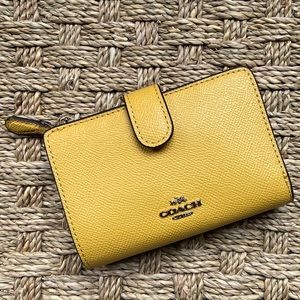 NWOT Coach Golden Yellow Pebbled Leather Wallet